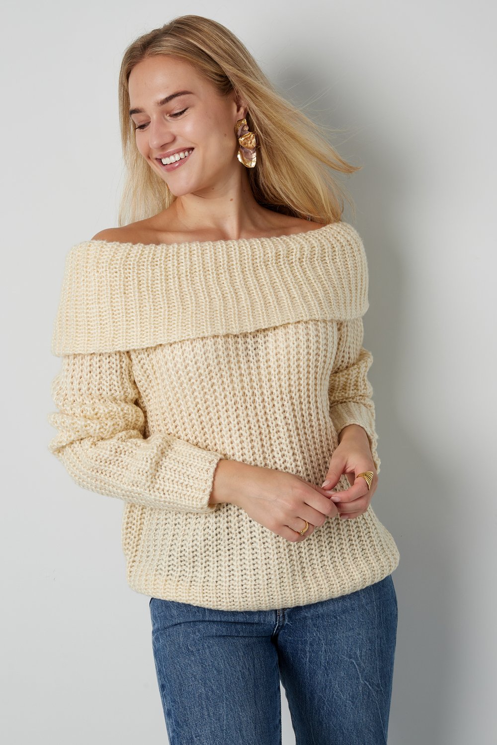 Knitted off-the-shoulder sweater h5Picture9